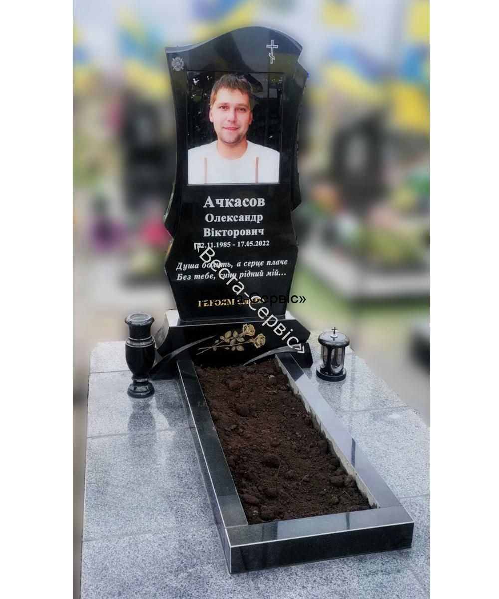 Гранітний пам’ятник №51